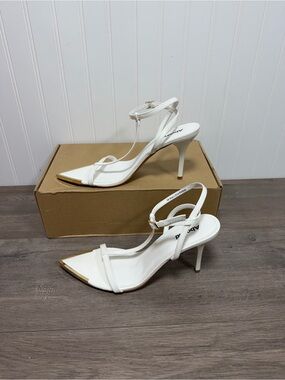 Brand new Abound brand sandals feature a pointed toe with gold-tone size 10